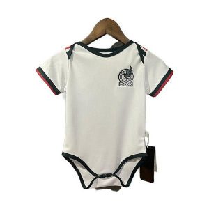 mexico drakt baby 2026-2027 borte
