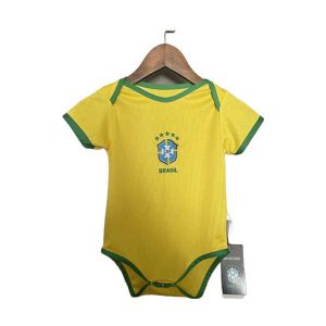 brasil drakt baby 2025-2026 hjemme