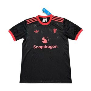 manchester united drakt spesialutgave svart rod (2) 2025-2026