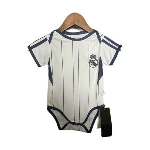 real madrid drakt baby 2025-2026 spesialutgave hvit mlb