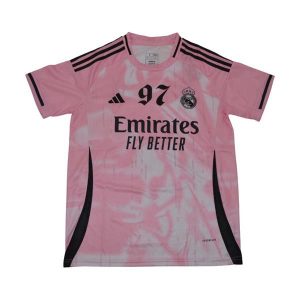 real madrid drakt spesialutgave rosa omar courtz 2025-2026